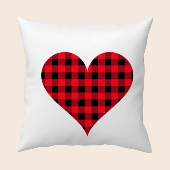 Brand NWT Soft Red & Black Buffalo Check Plaid Heart White 18x18 Pillow Cover - Picture 1 of 2
